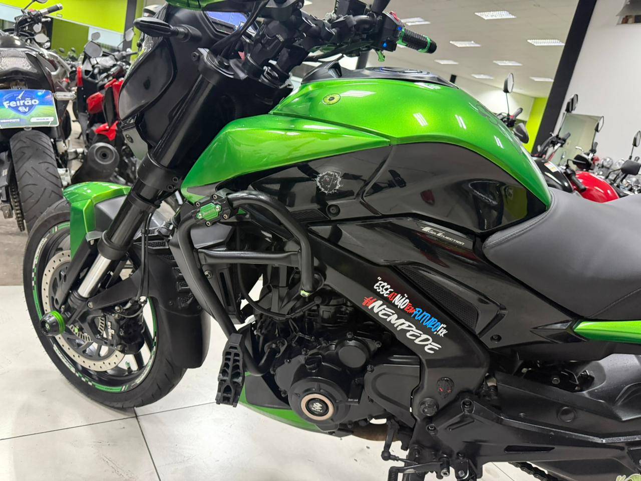 BAJAJ DOMINAR 400
