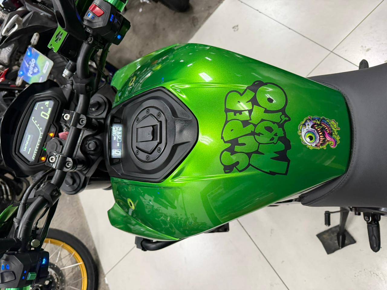 BAJAJ DOMINAR 400