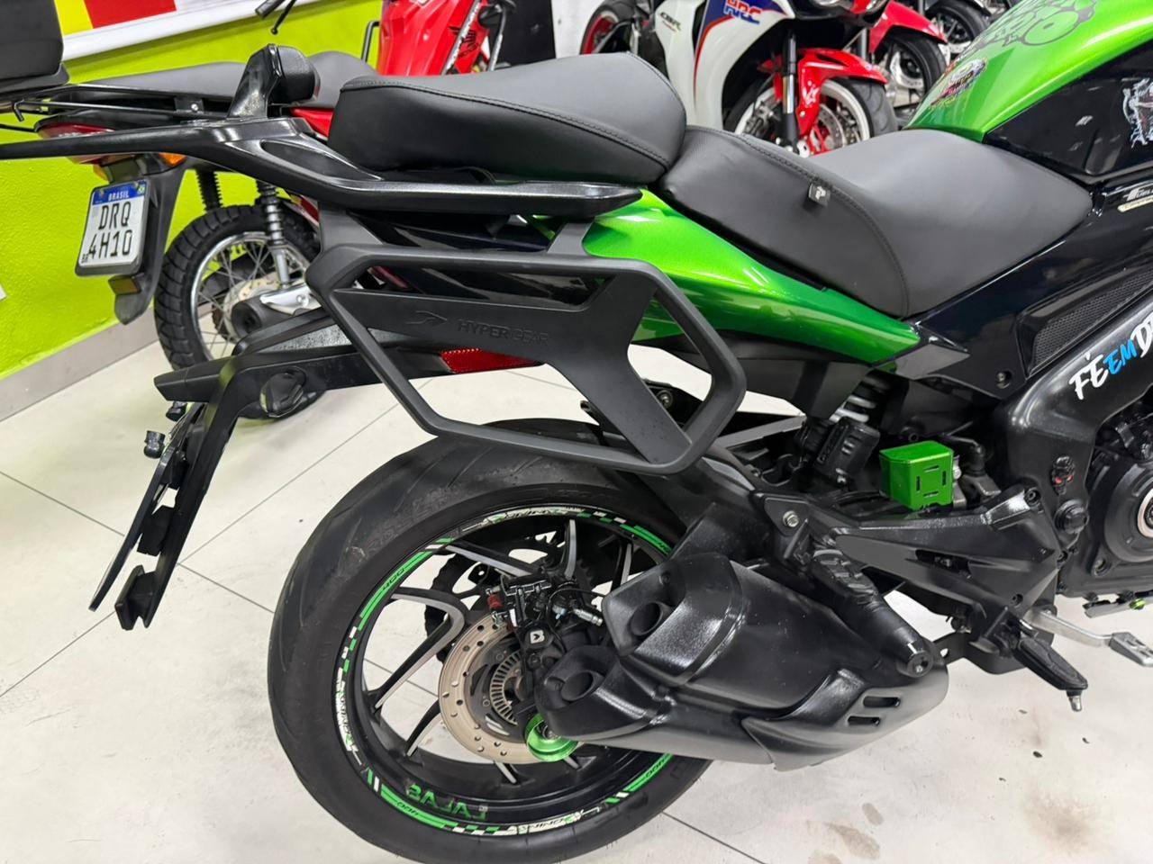 BAJAJ DOMINAR 400
