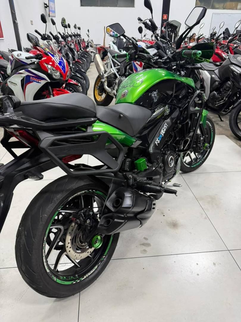 BAJAJ DOMINAR 400