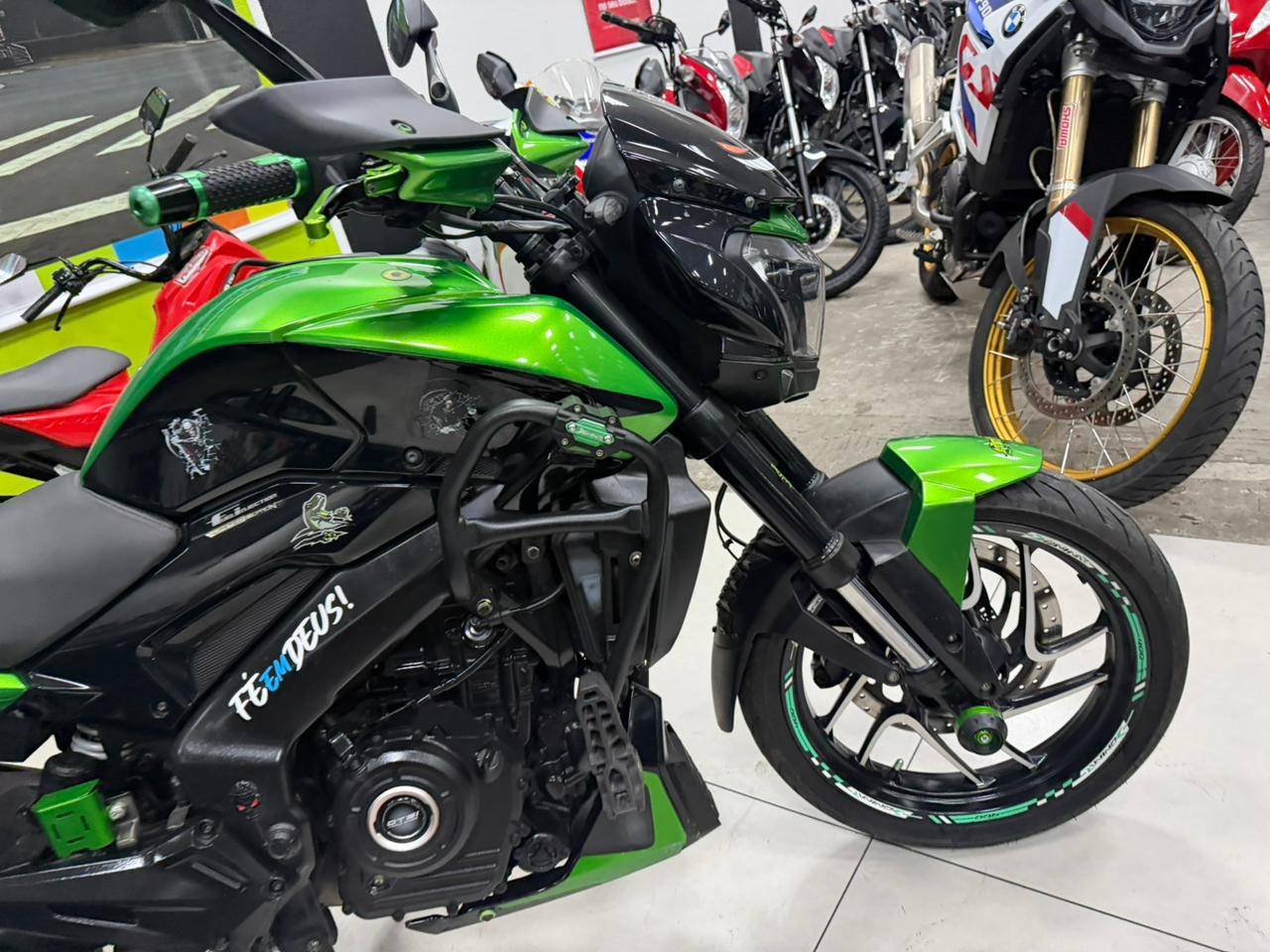 BAJAJ DOMINAR 400