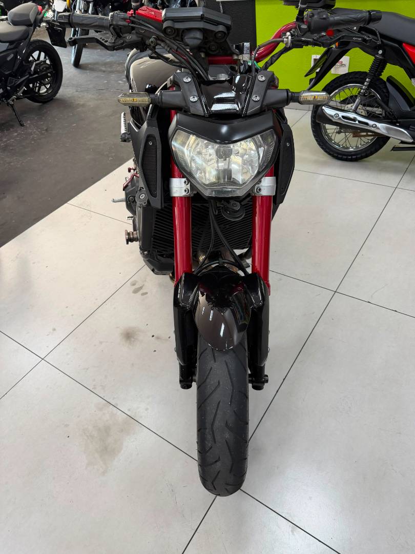 YAMAHA MT-09