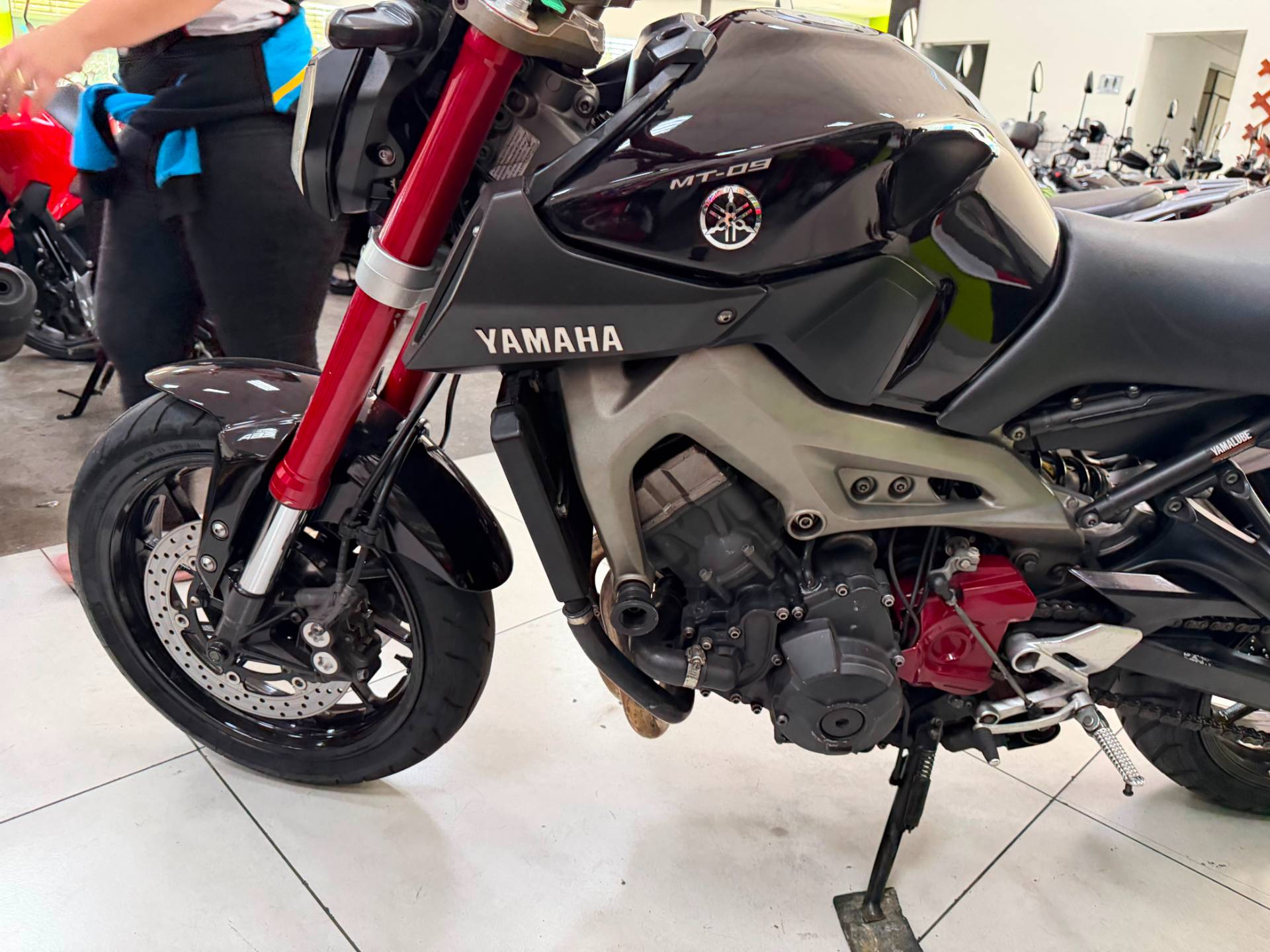 YAMAHA MT-09