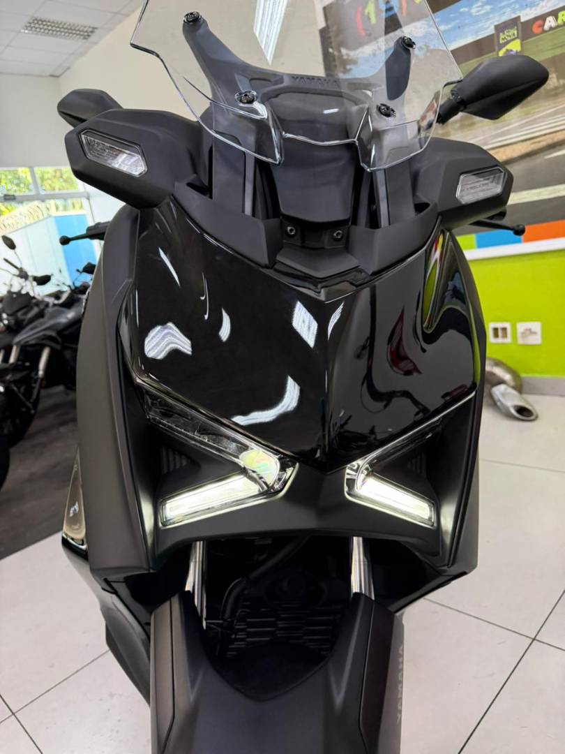 YAMAHA XMAX 300 CONNECTED ABS
