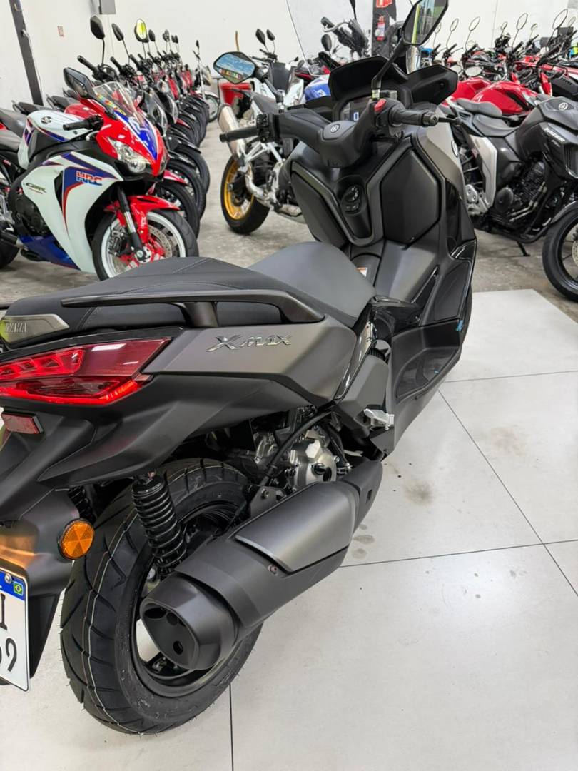 YAMAHA XMAX 300 CONNECTED ABS
