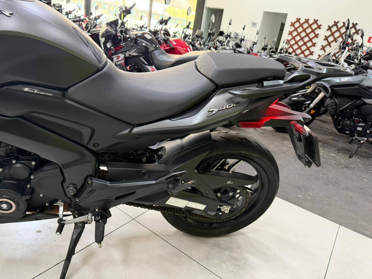 BAJAJ DOMINAR 400