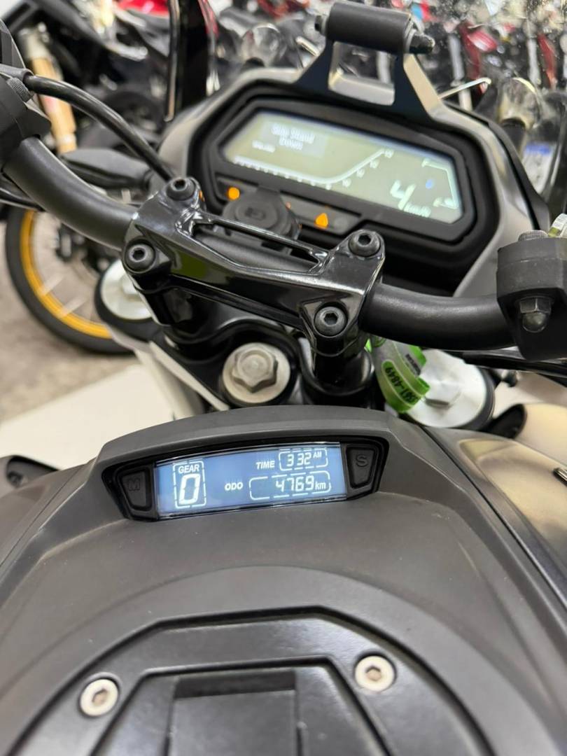 BAJAJ DOMINAR 400
