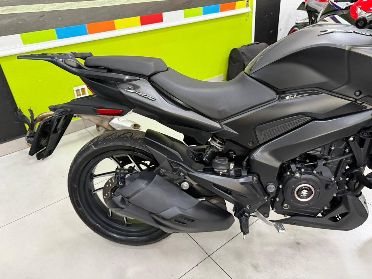 BAJAJ DOMINAR 400