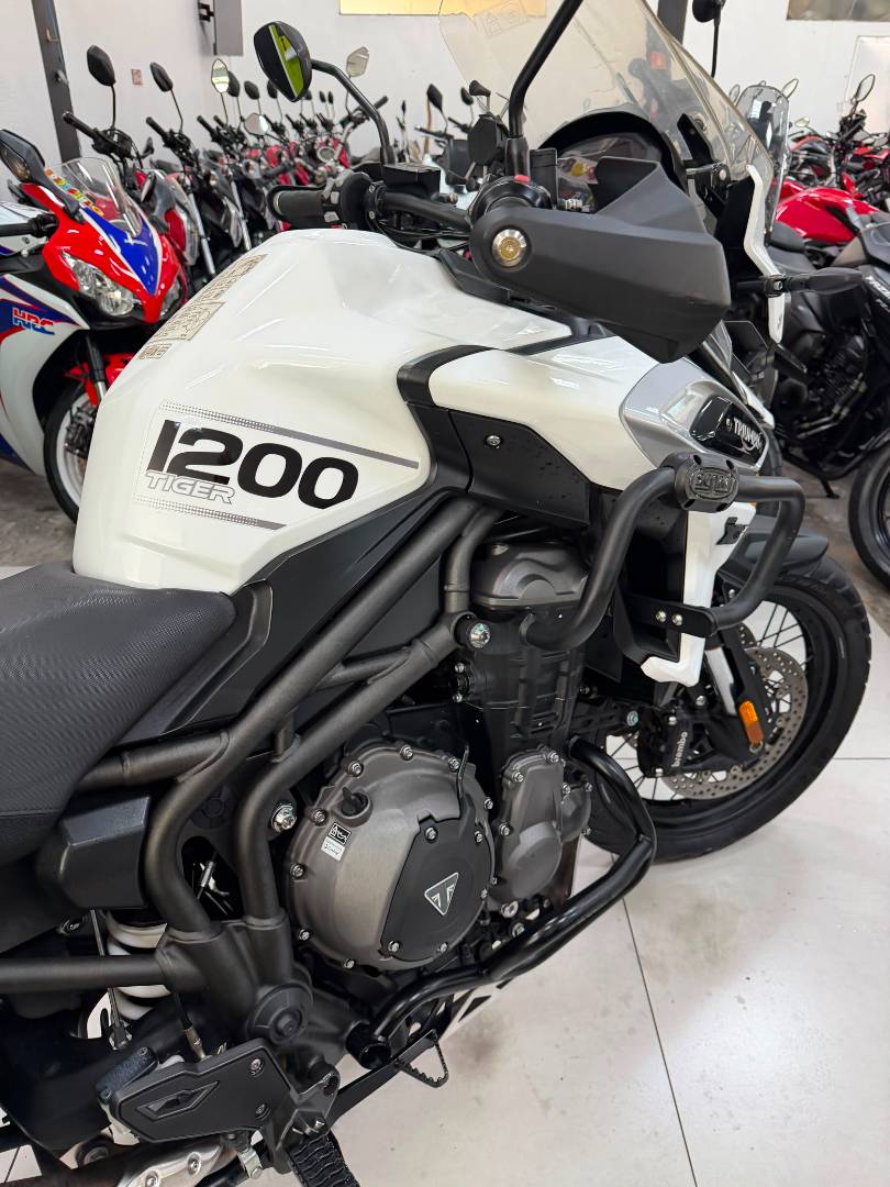 TRIUMPH TIGER 1200 XCX