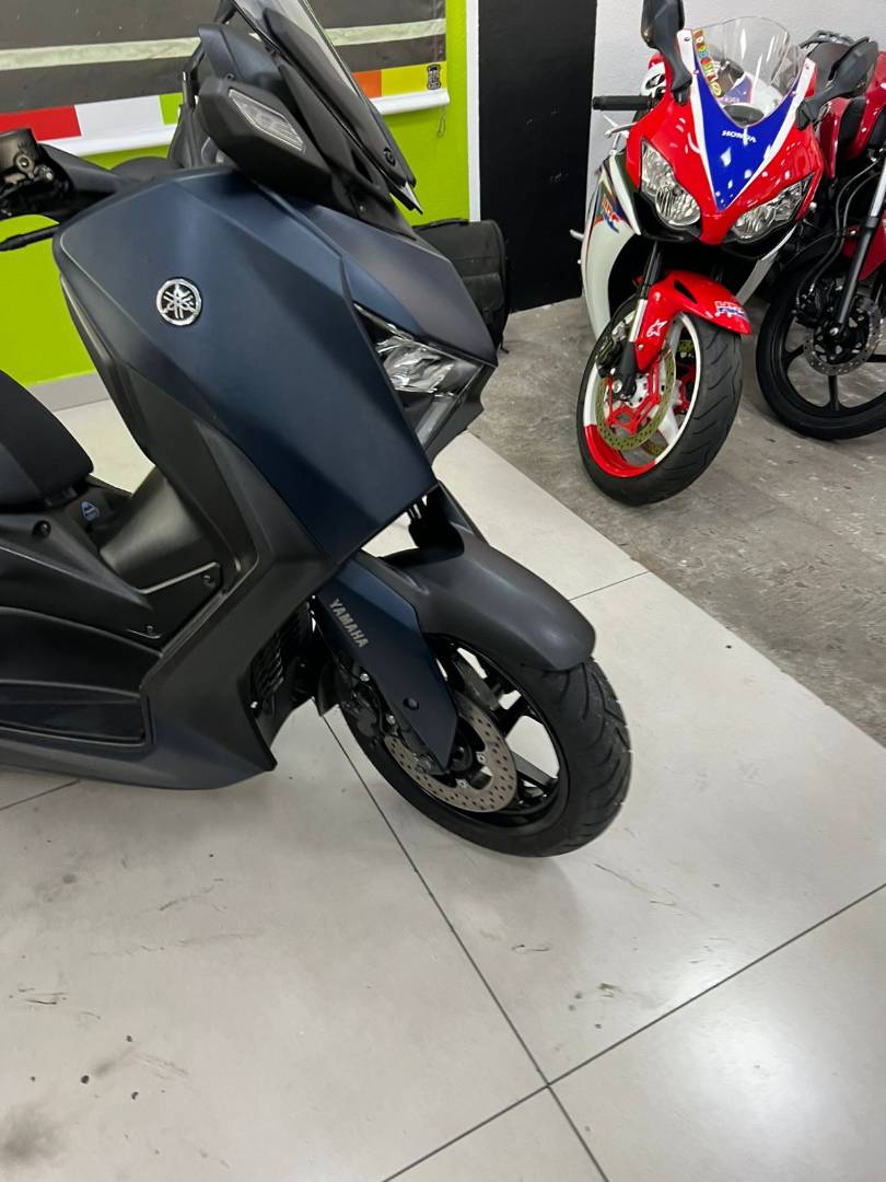 YAMAHA XMAX 250 CONNECTED ABS