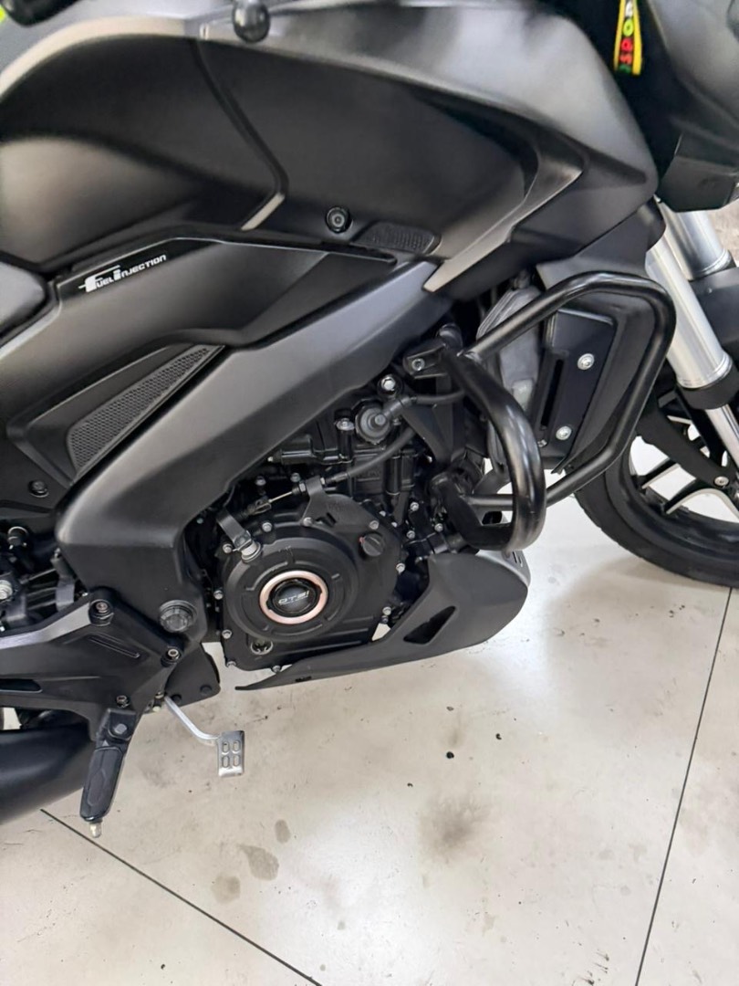 BAJAJ DOMINAR 400