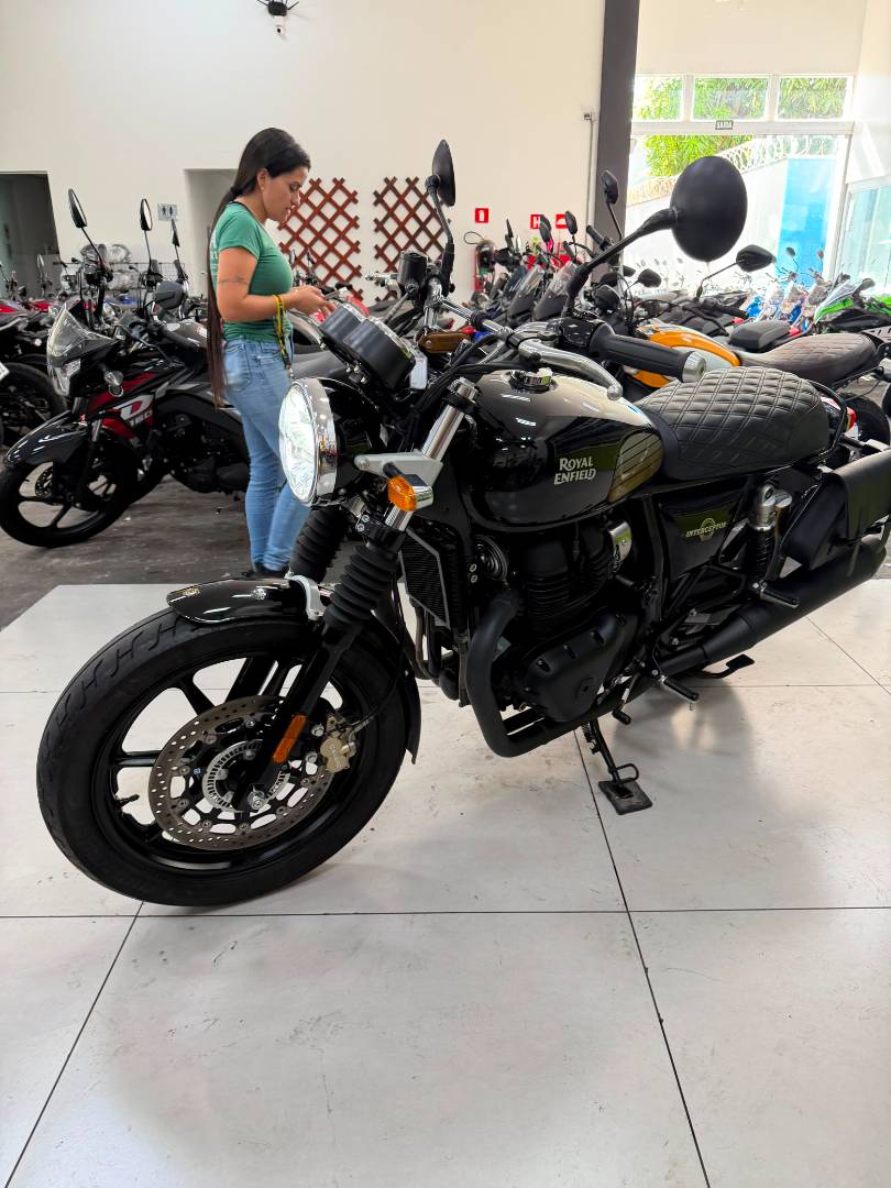 ROYAL ENFIELD INTERCEPTOR 