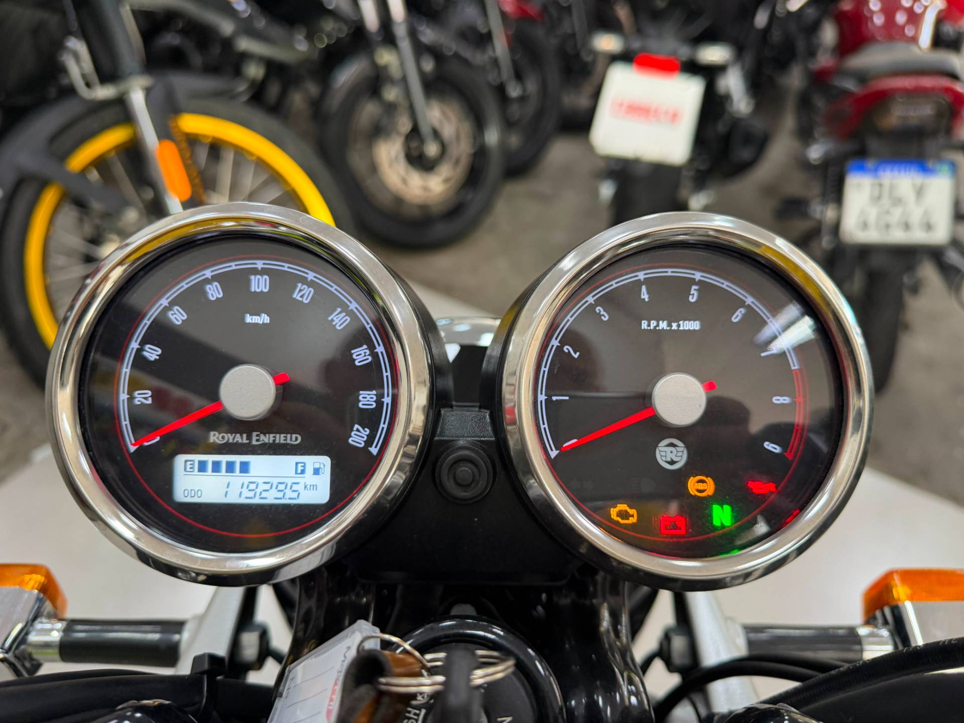 ROYAL ENFIELD INTERCEPTOR 
