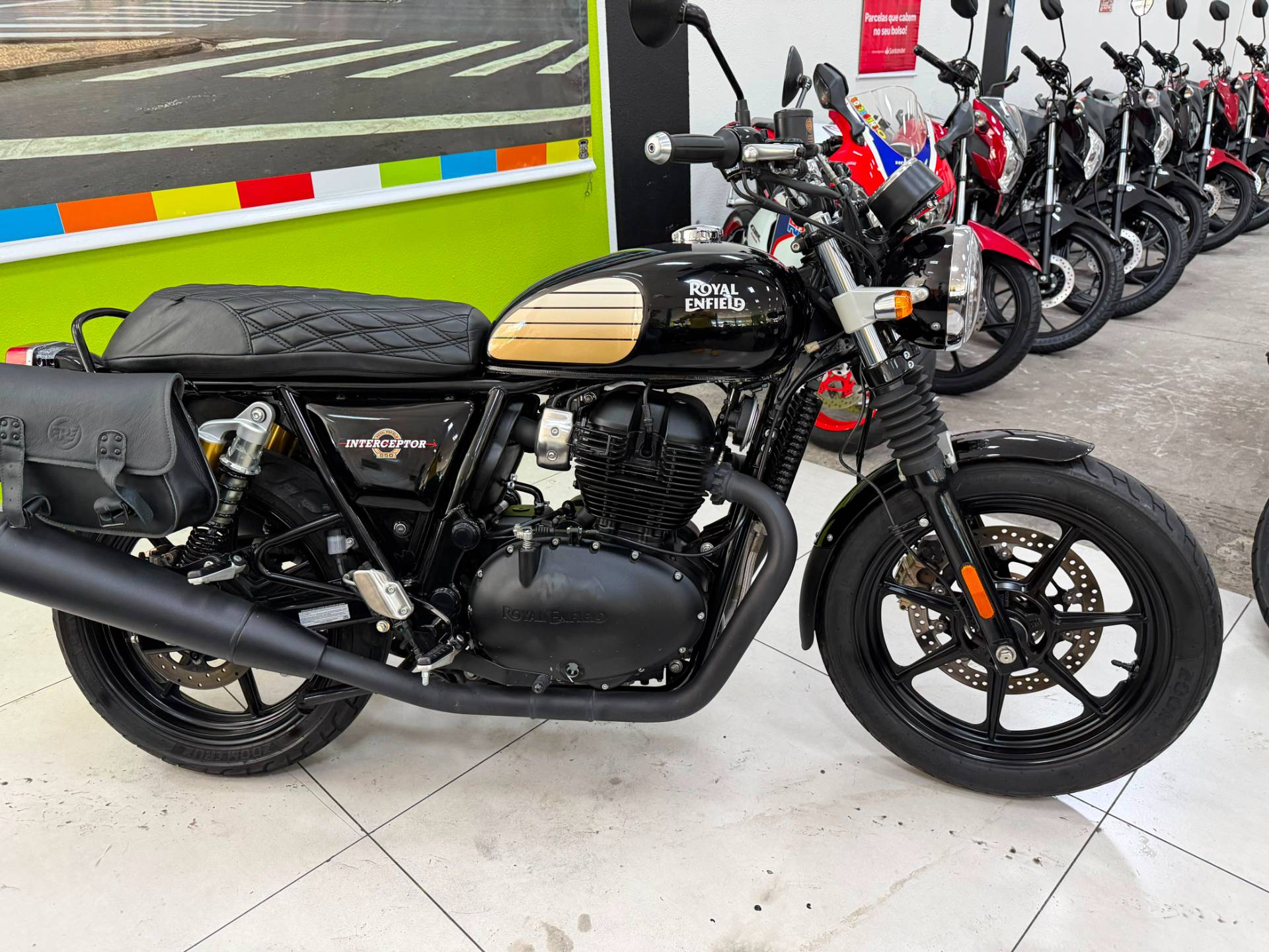 ROYAL ENFIELD INTERCEPTOR 