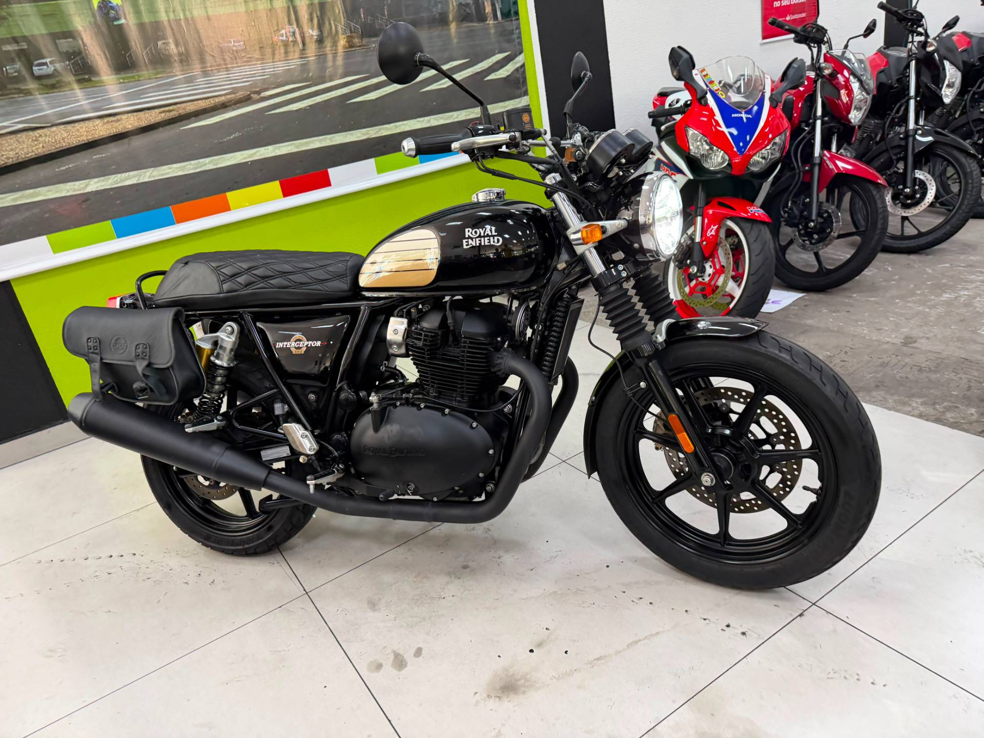 ROYAL ENFIELD INTERCEPTOR 
