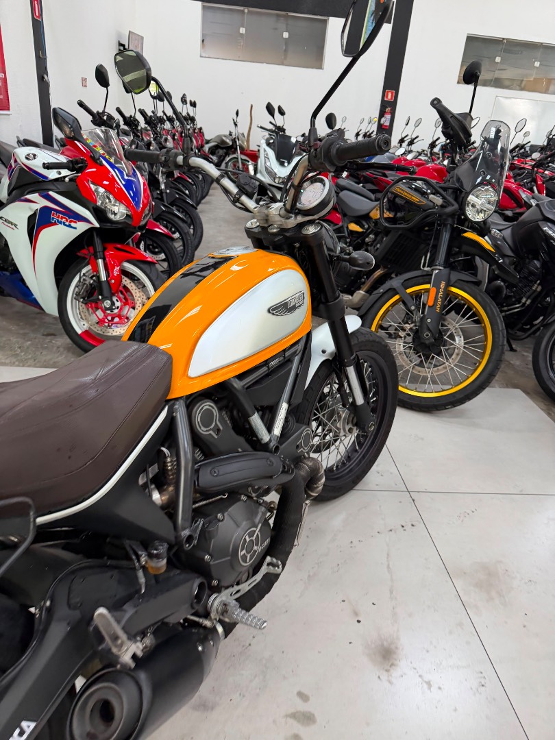 DUCATI SCRAMBLER CLASSIC