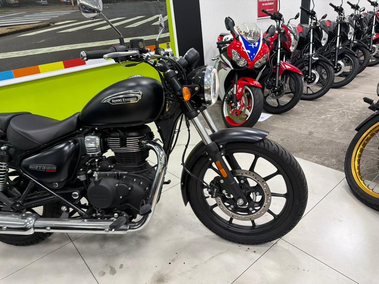 ROYAL ENFIELD METEOR 350 FIREBALL