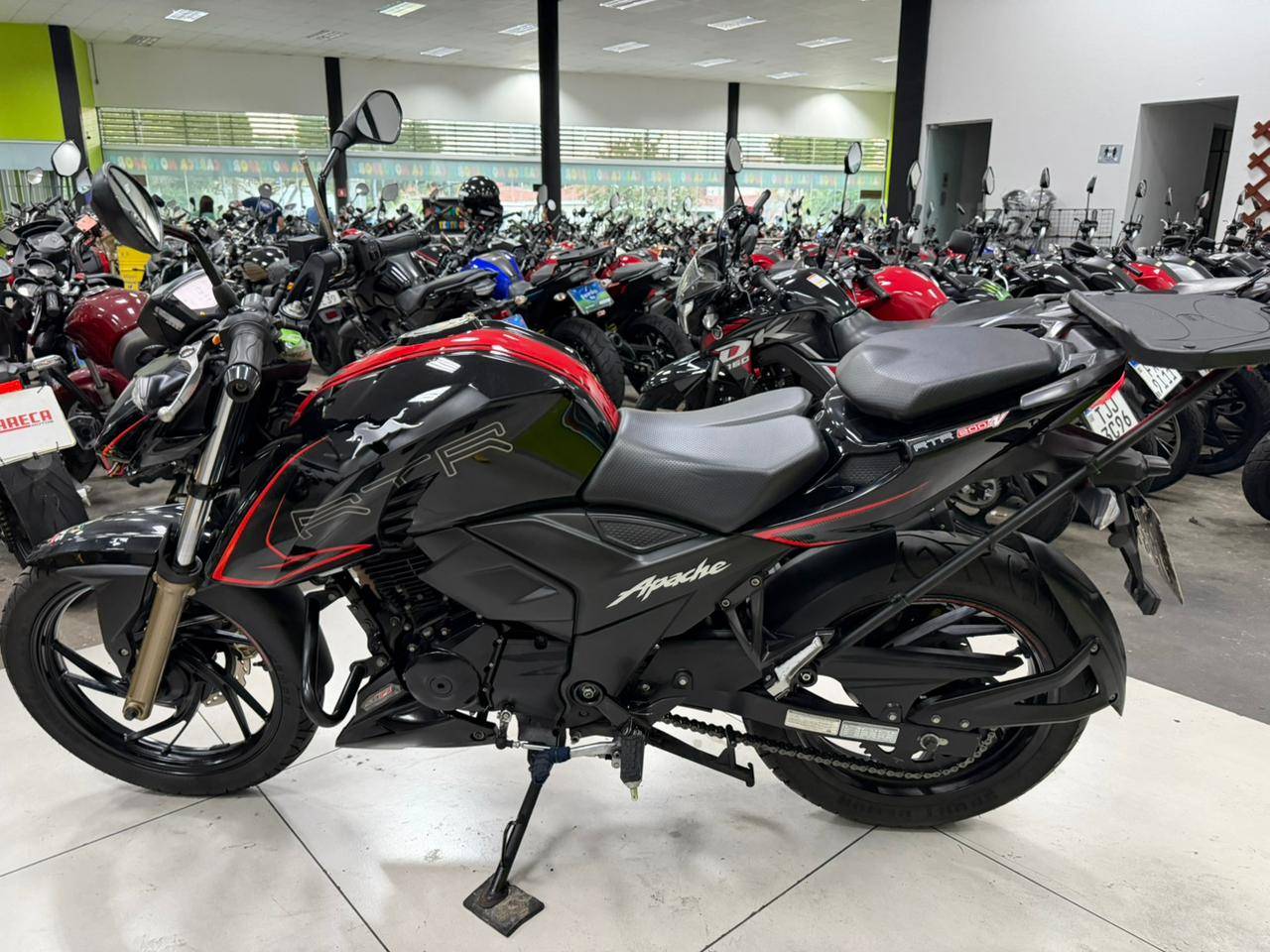 DAFRA APACHE RTR 200
