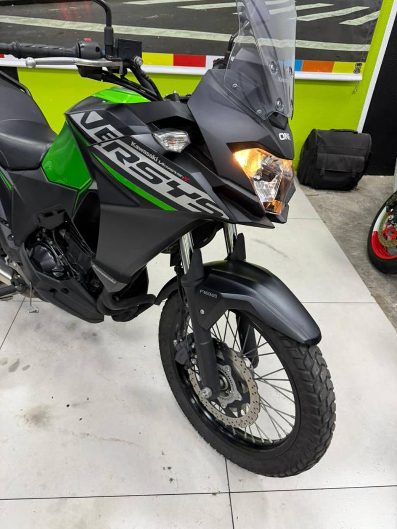 KAWASAKI VERSYS-X 300
