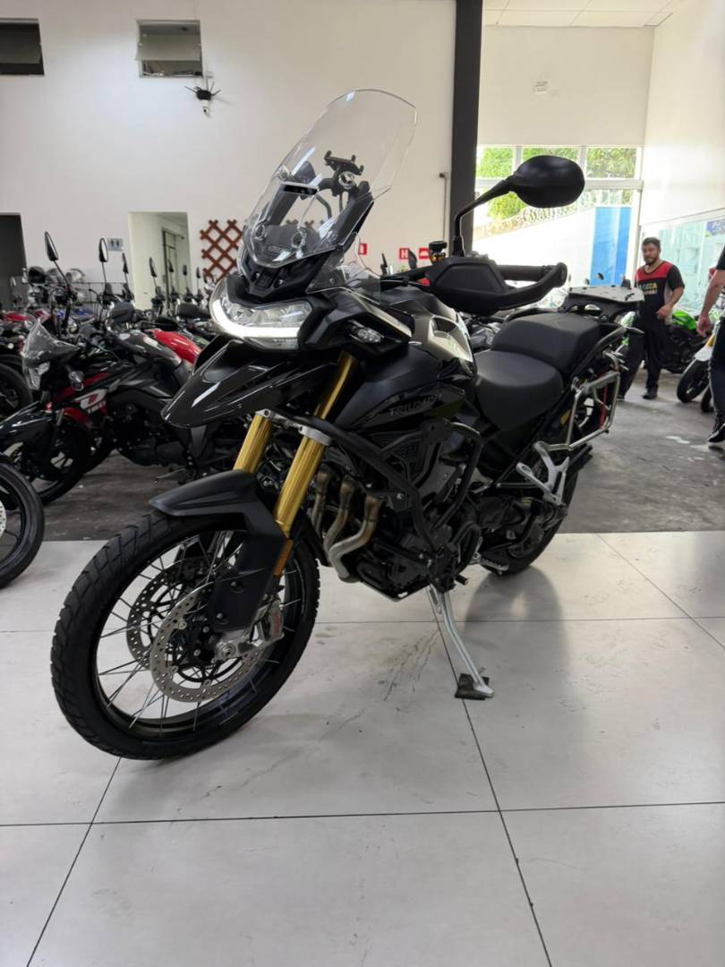 TRIUMPH TIGER 1200 RALLY BLACK EDITION