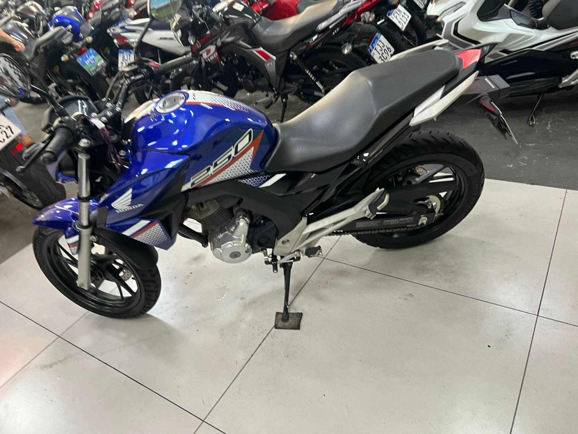 HONDA CB 250F TWISTER