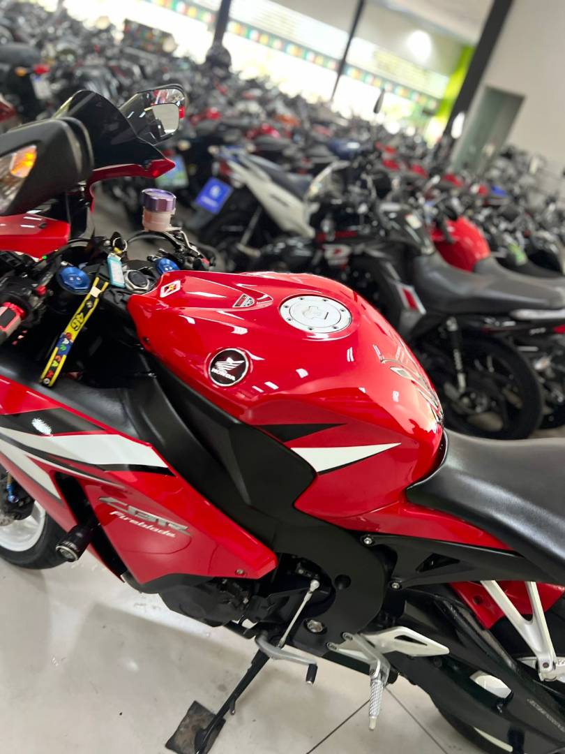 HONDA CBR 1000RR