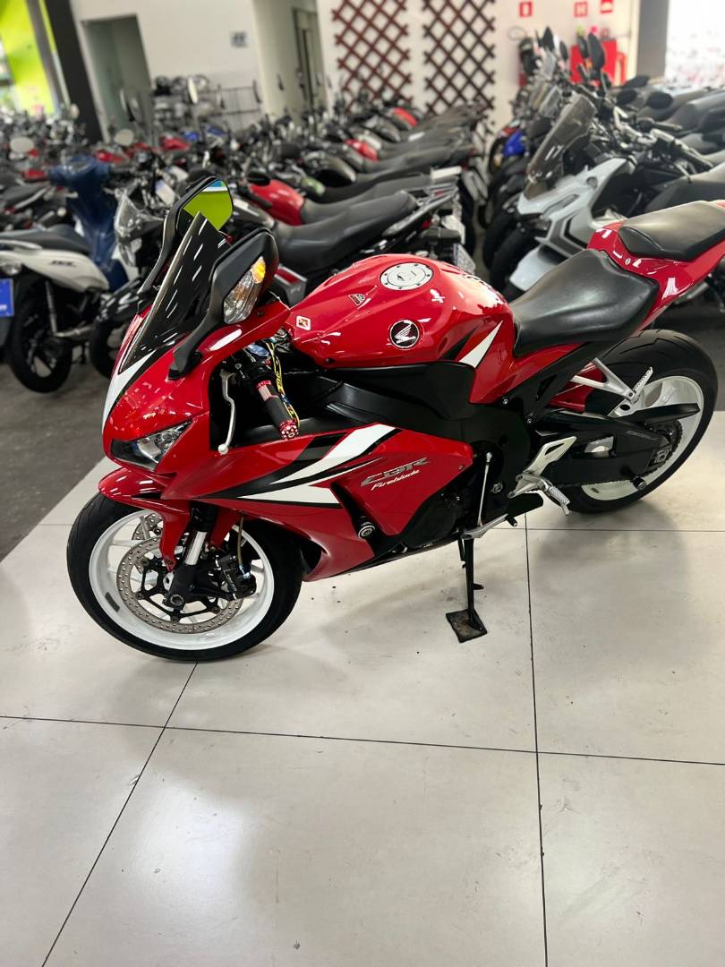 HONDA CBR 1000RR