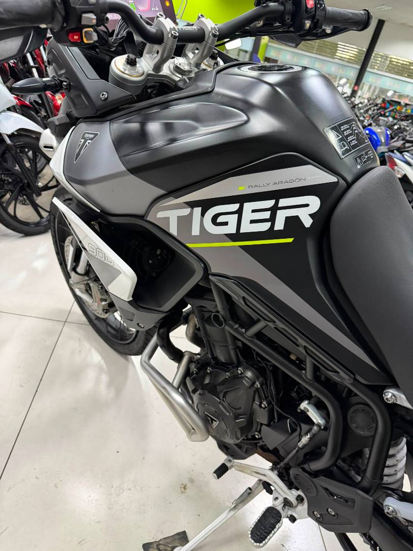 TRIUMPH TIGER 900 RALLY PRO