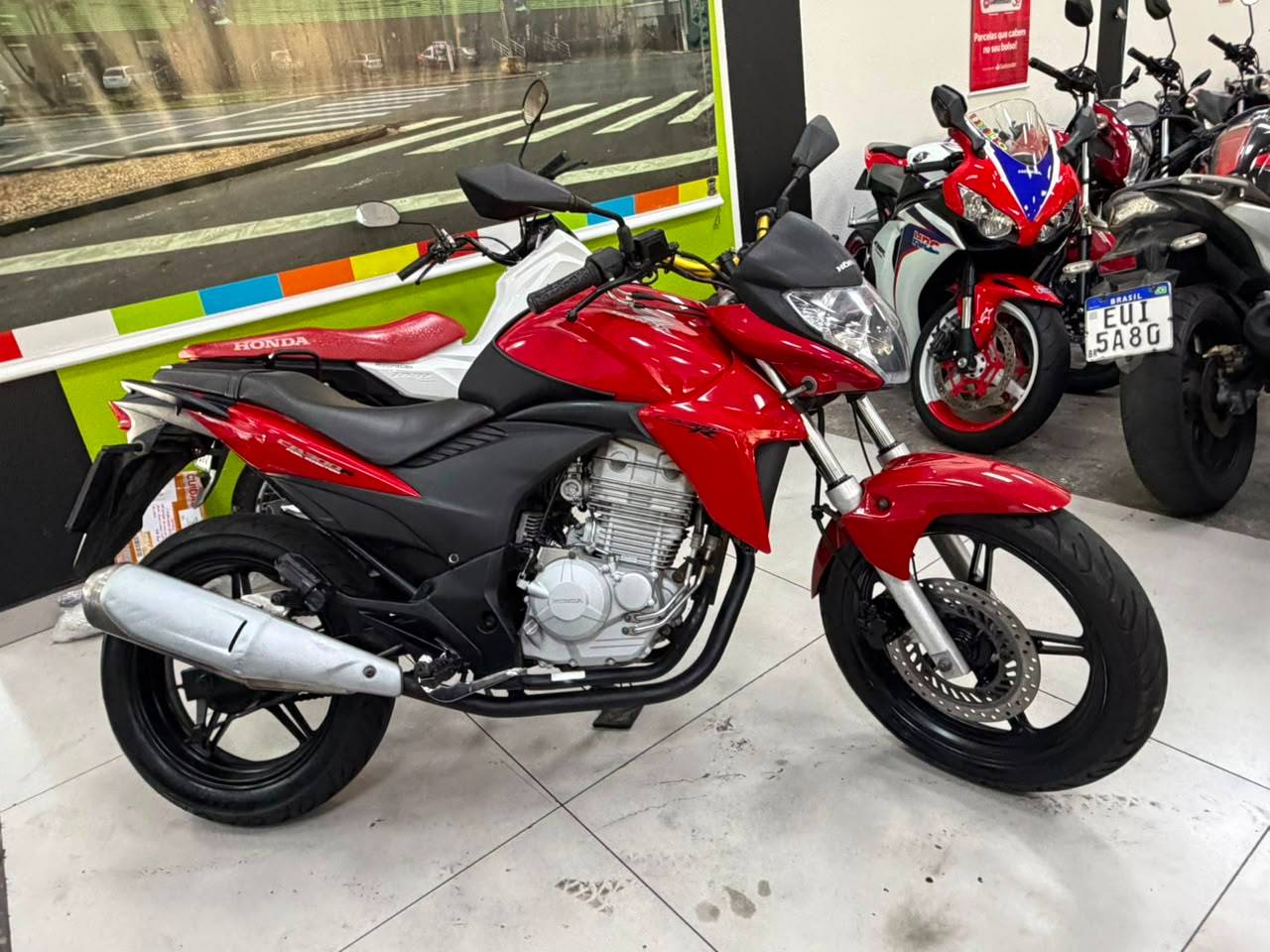 HONDA CB 300R
