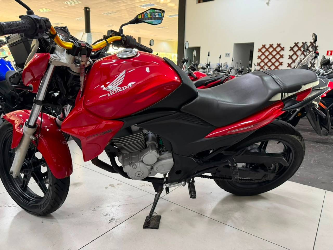 HONDA CB 300R