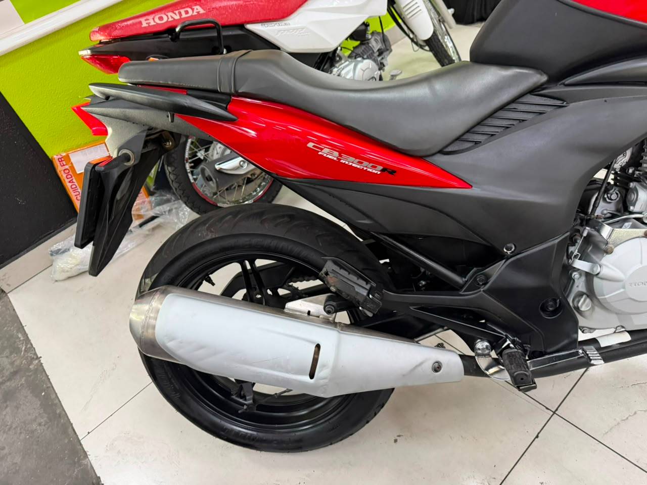 HONDA CB 300R