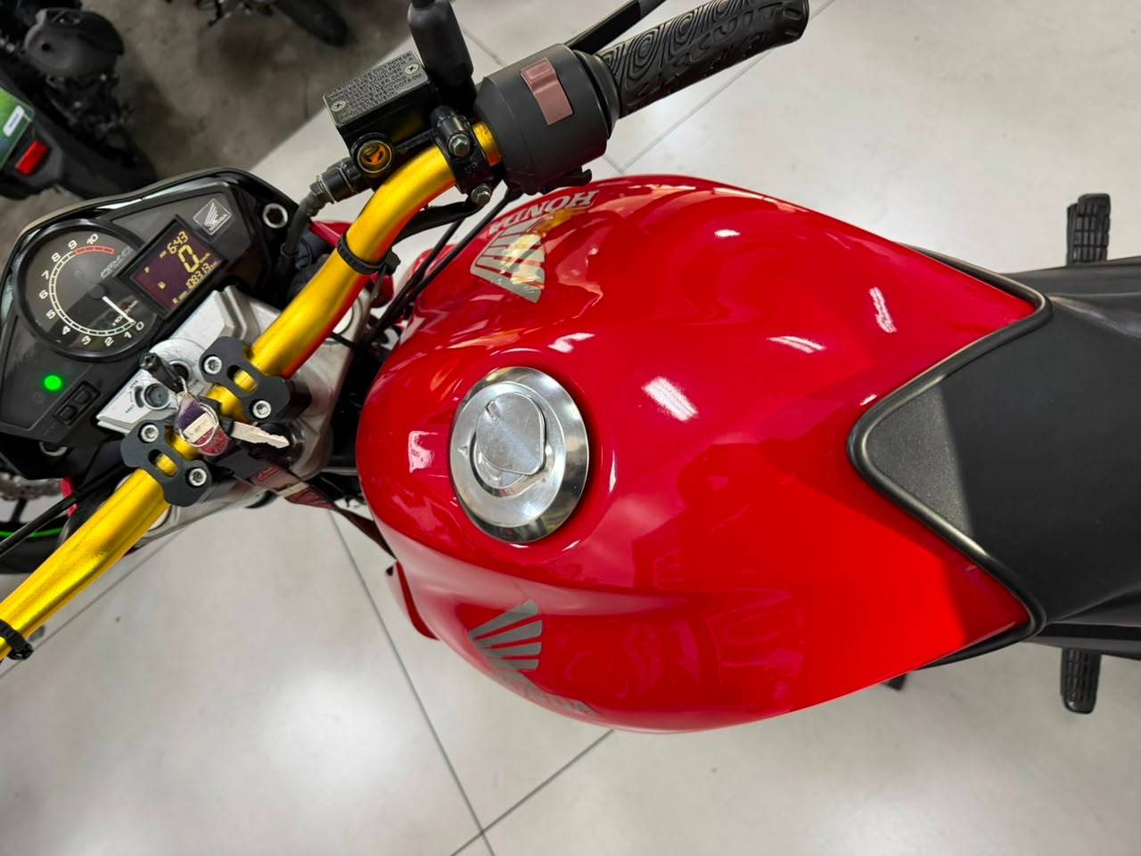 HONDA CB 300R