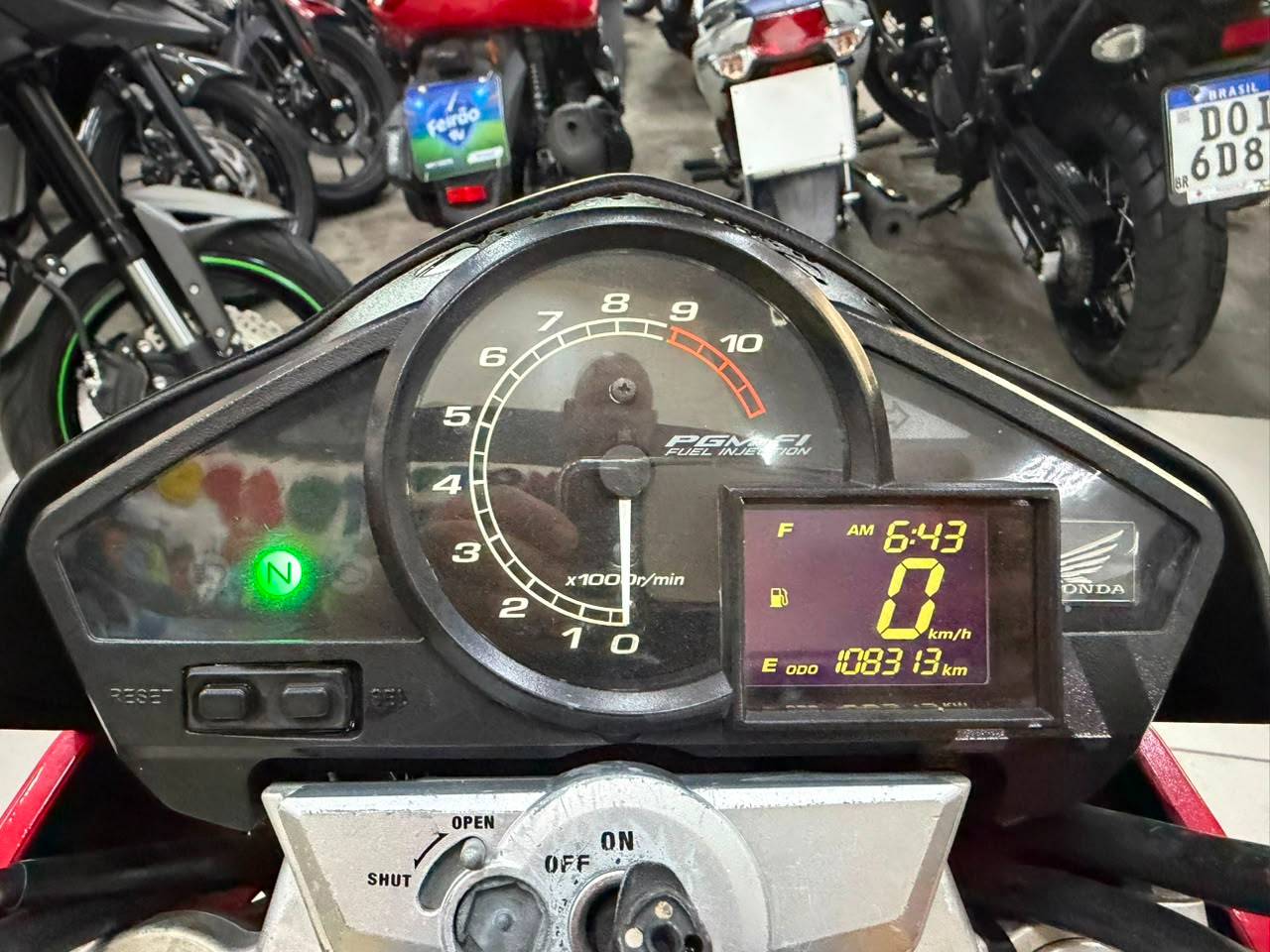 HONDA CB 300R