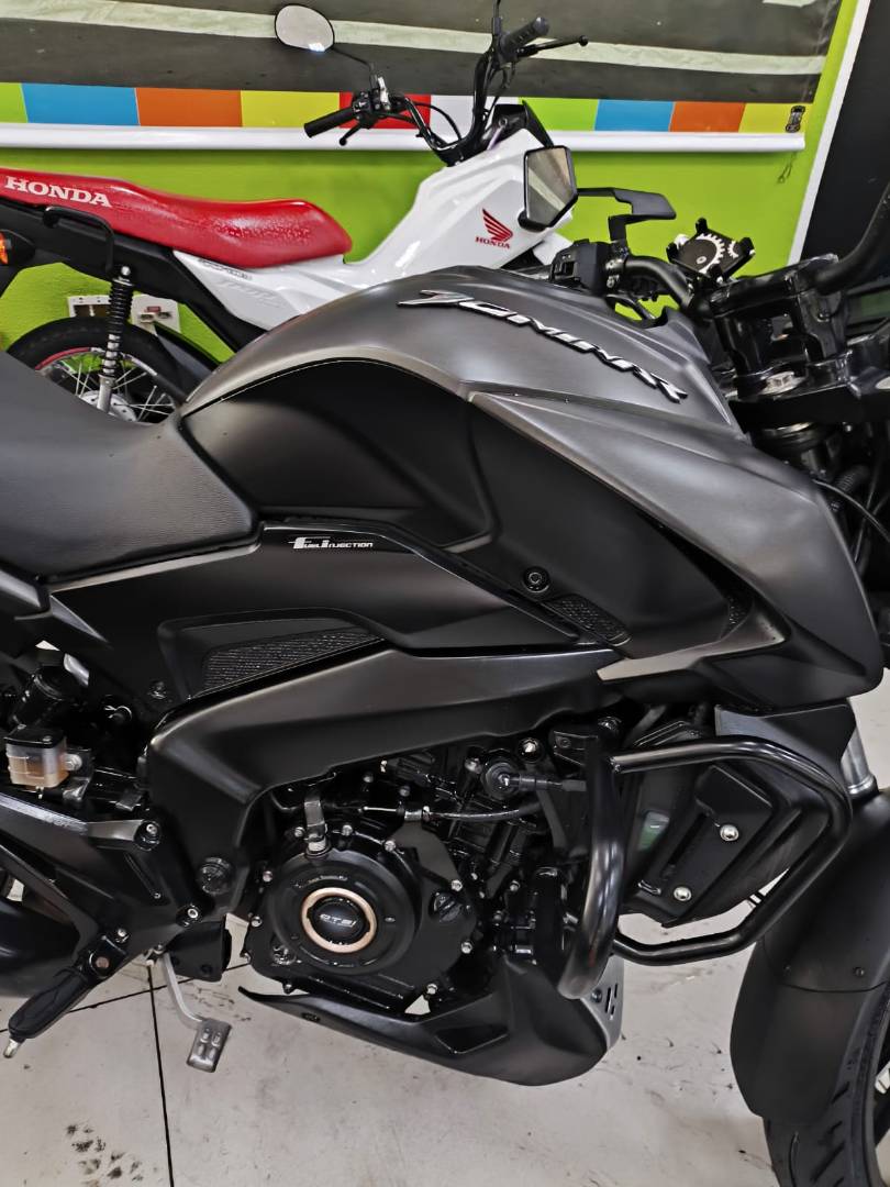 BAJAJ DOMINAR 400