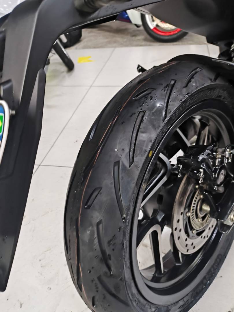 BAJAJ DOMINAR 400