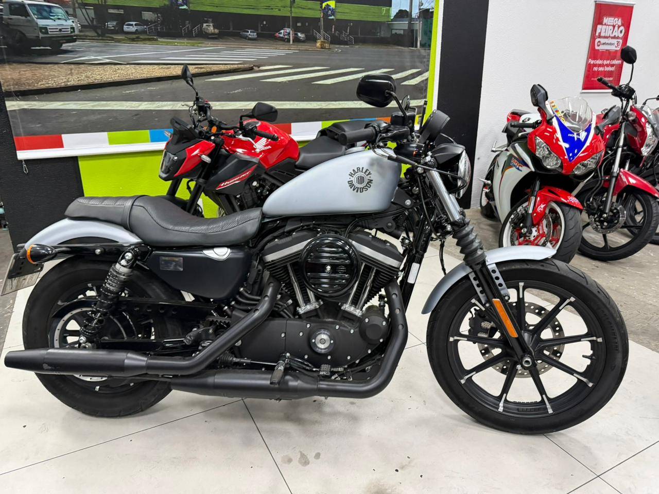 HARLEY-DAVIDSON SPORTSTER IRON 883