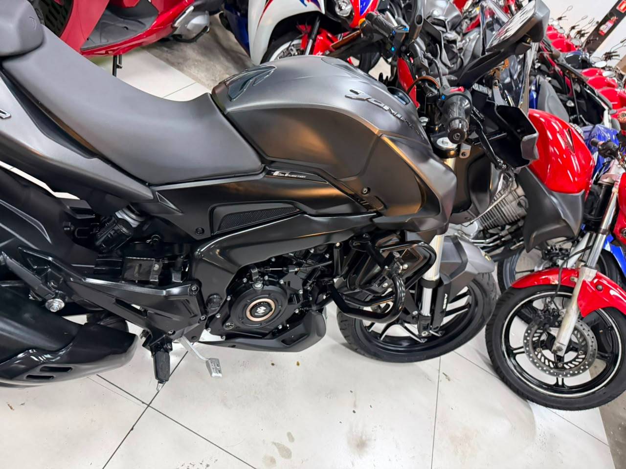 BAJAJ DOMINAR 400