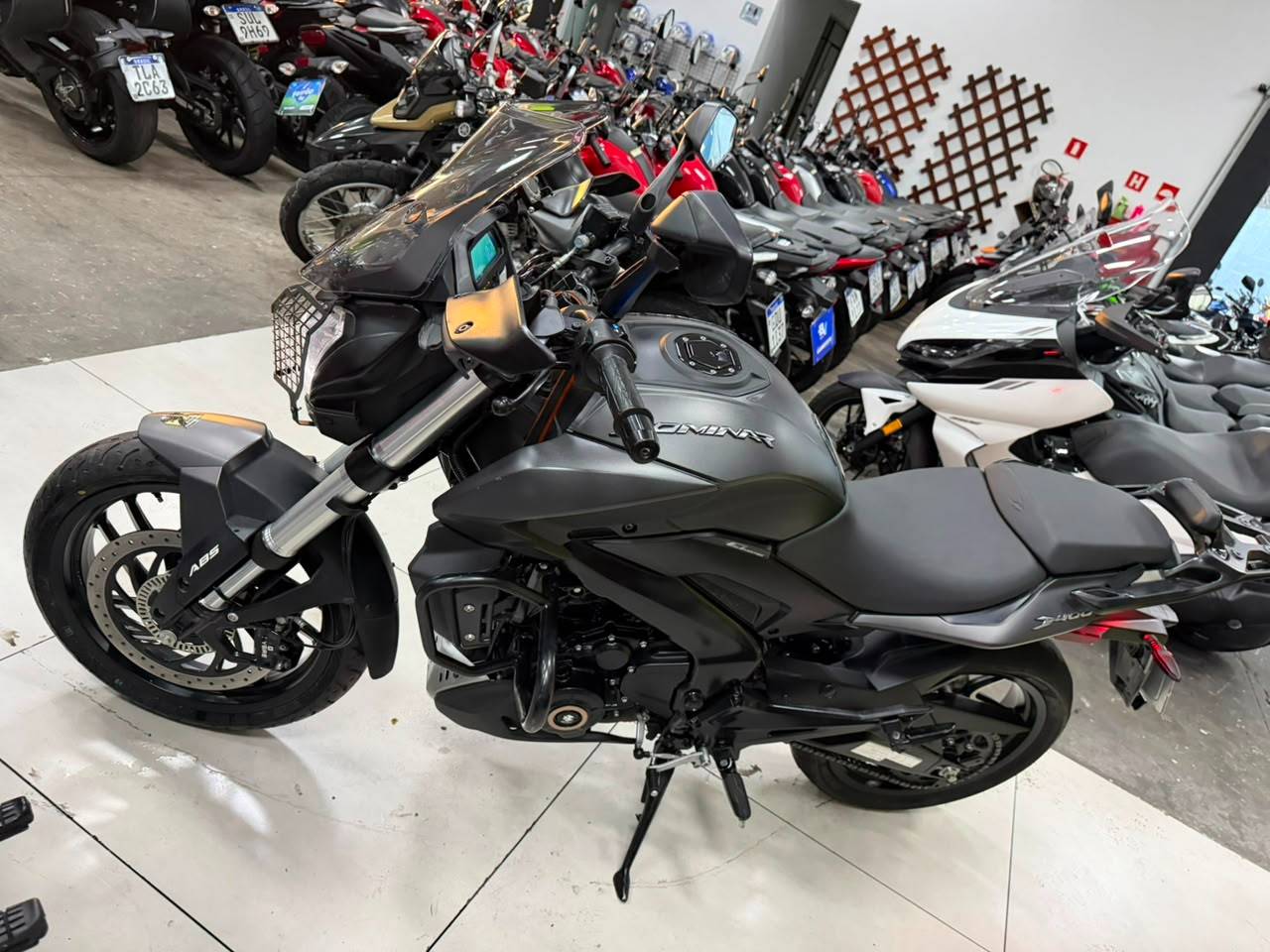 BAJAJ DOMINAR 400