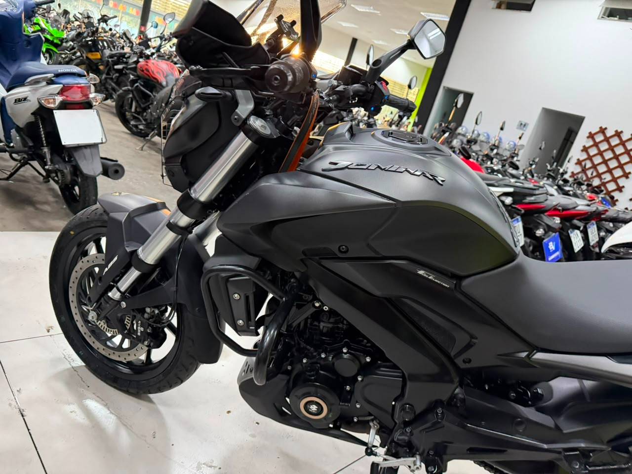BAJAJ DOMINAR 400