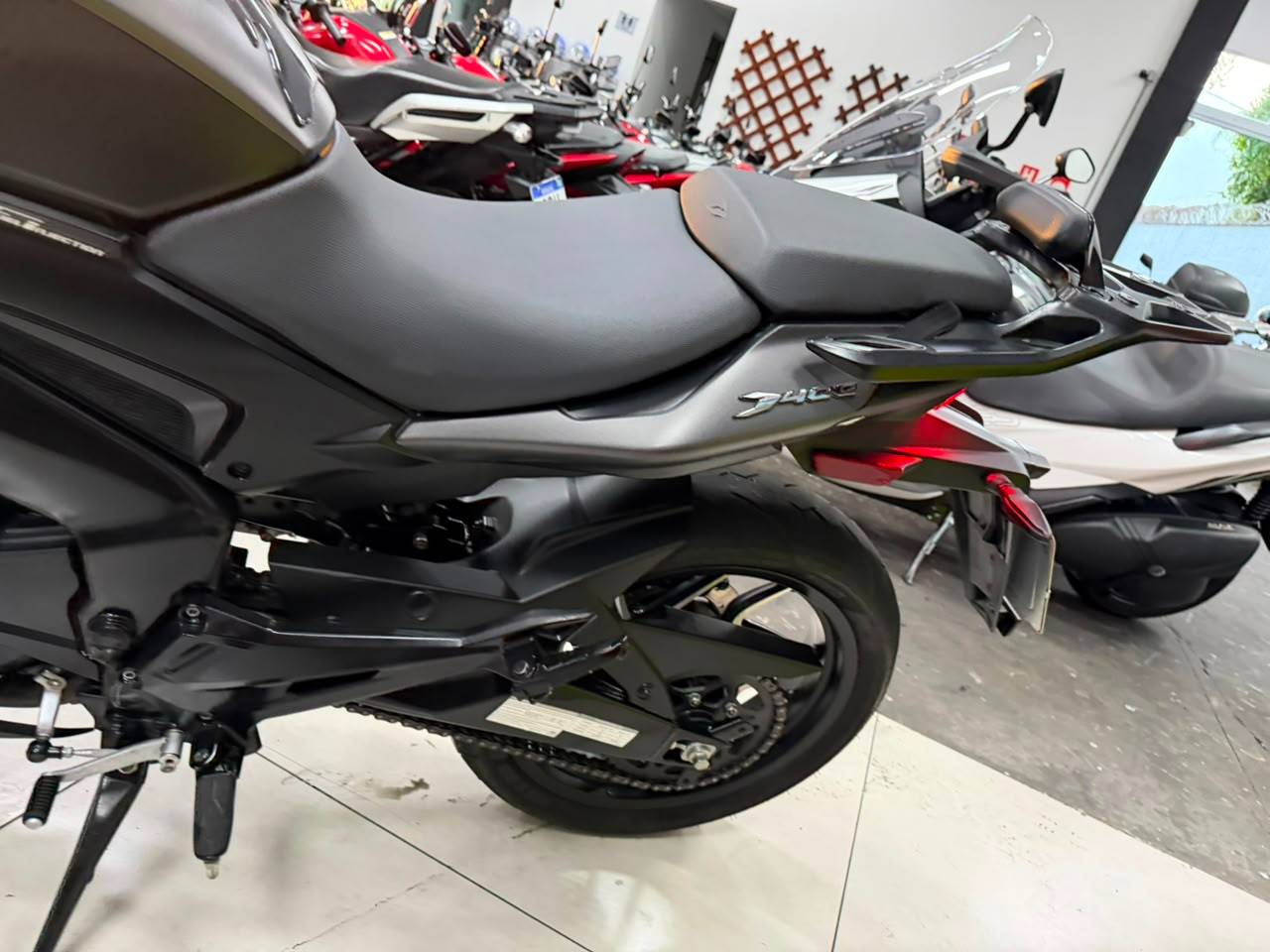 BAJAJ DOMINAR 400