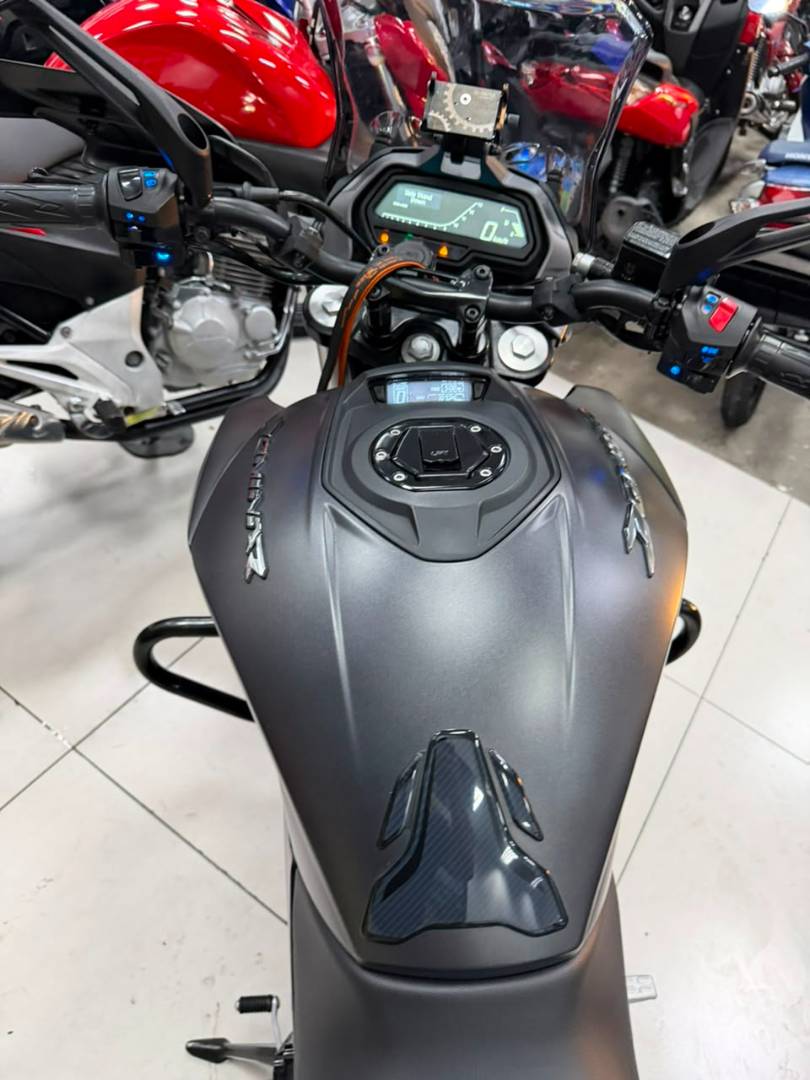 BAJAJ DOMINAR 400