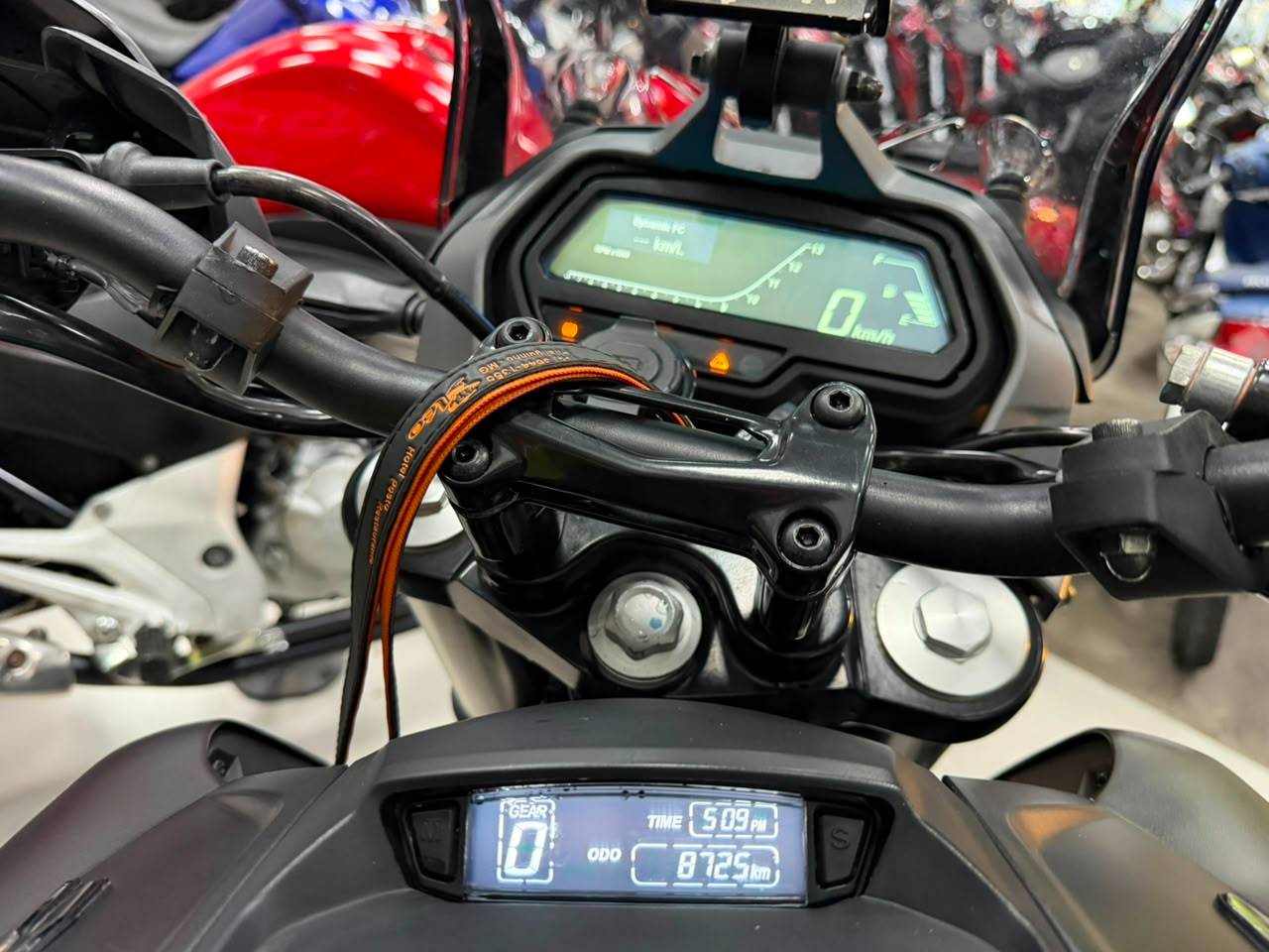 BAJAJ DOMINAR 400