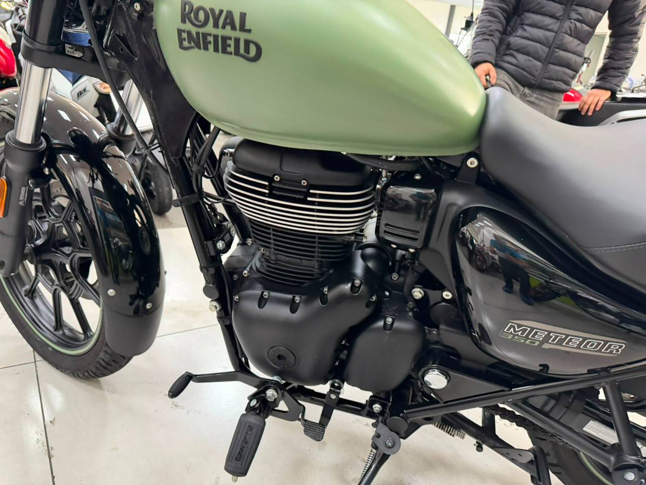 ROYAL ENFIELD METEOR 350 FIREBALL