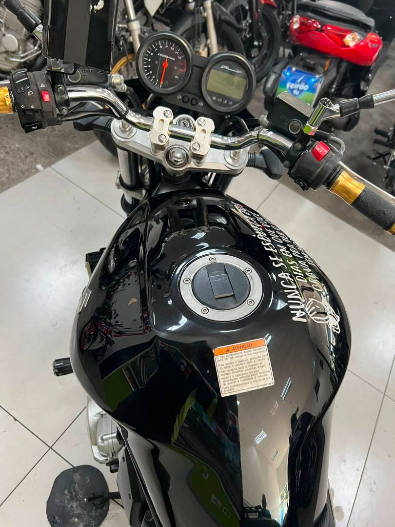 SUZUKI BANDIT 650