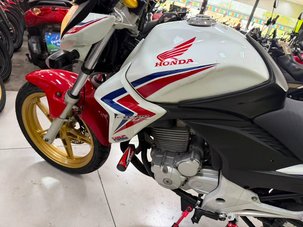 HONDA CB 300R