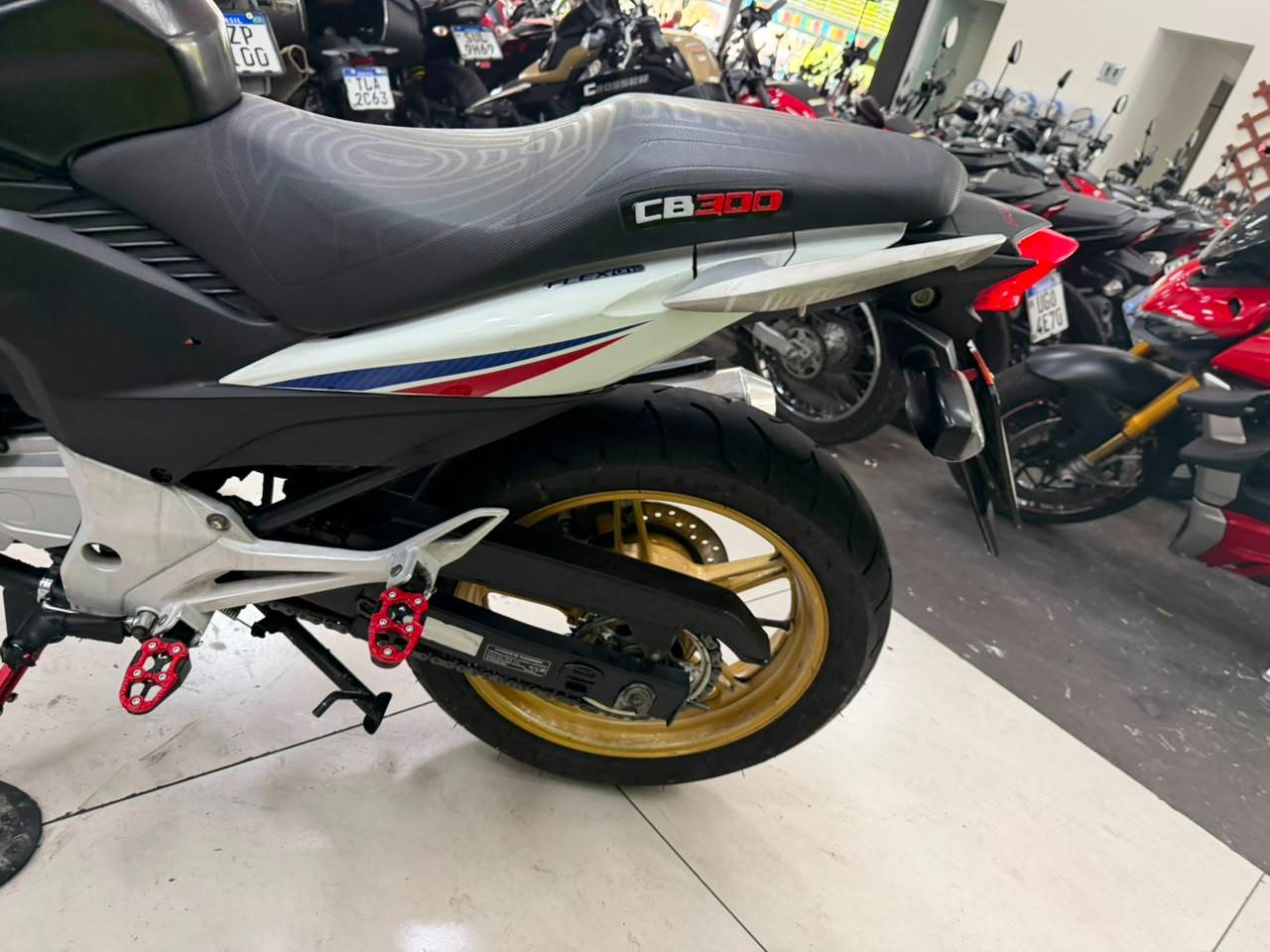 HONDA CB 300R