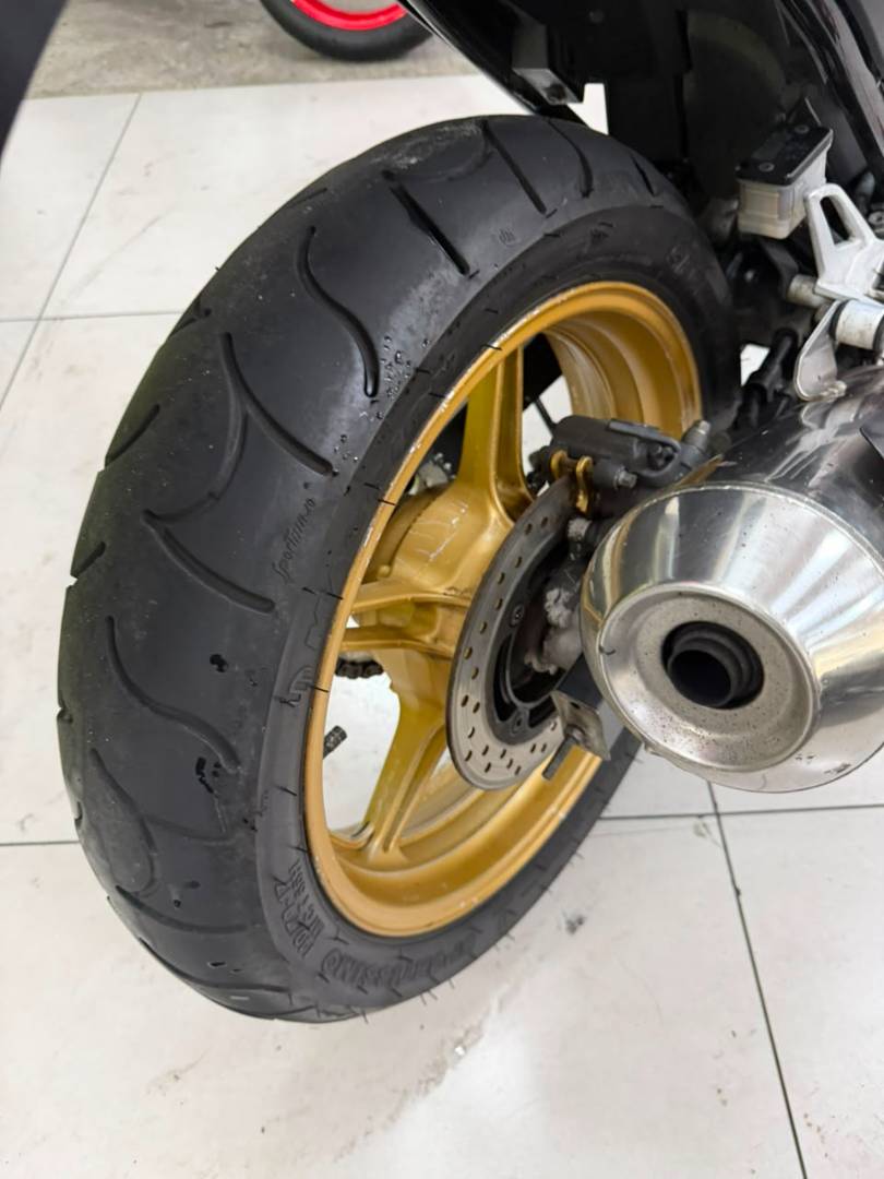 HONDA CB 300R
