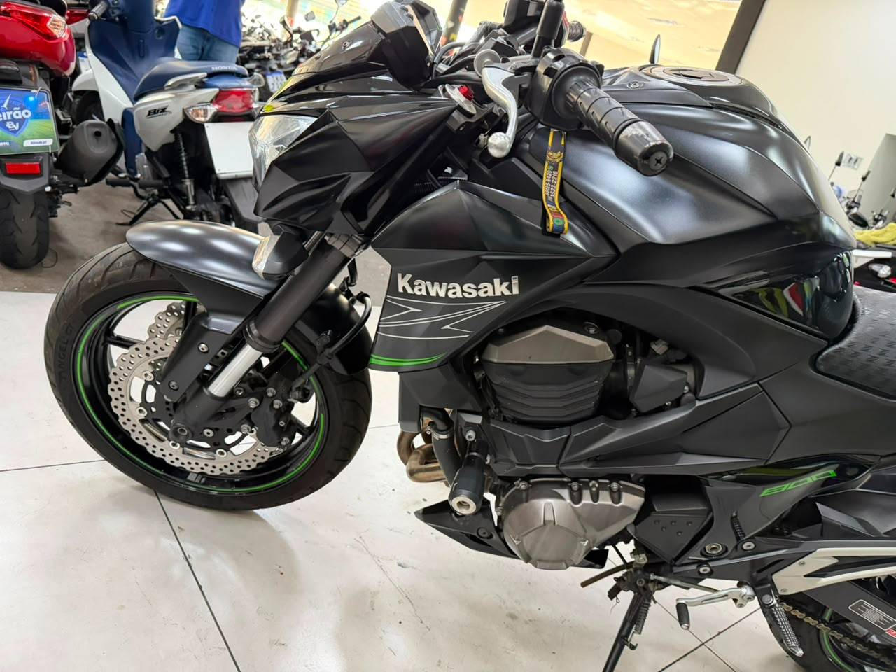 KAWASAKI Z800