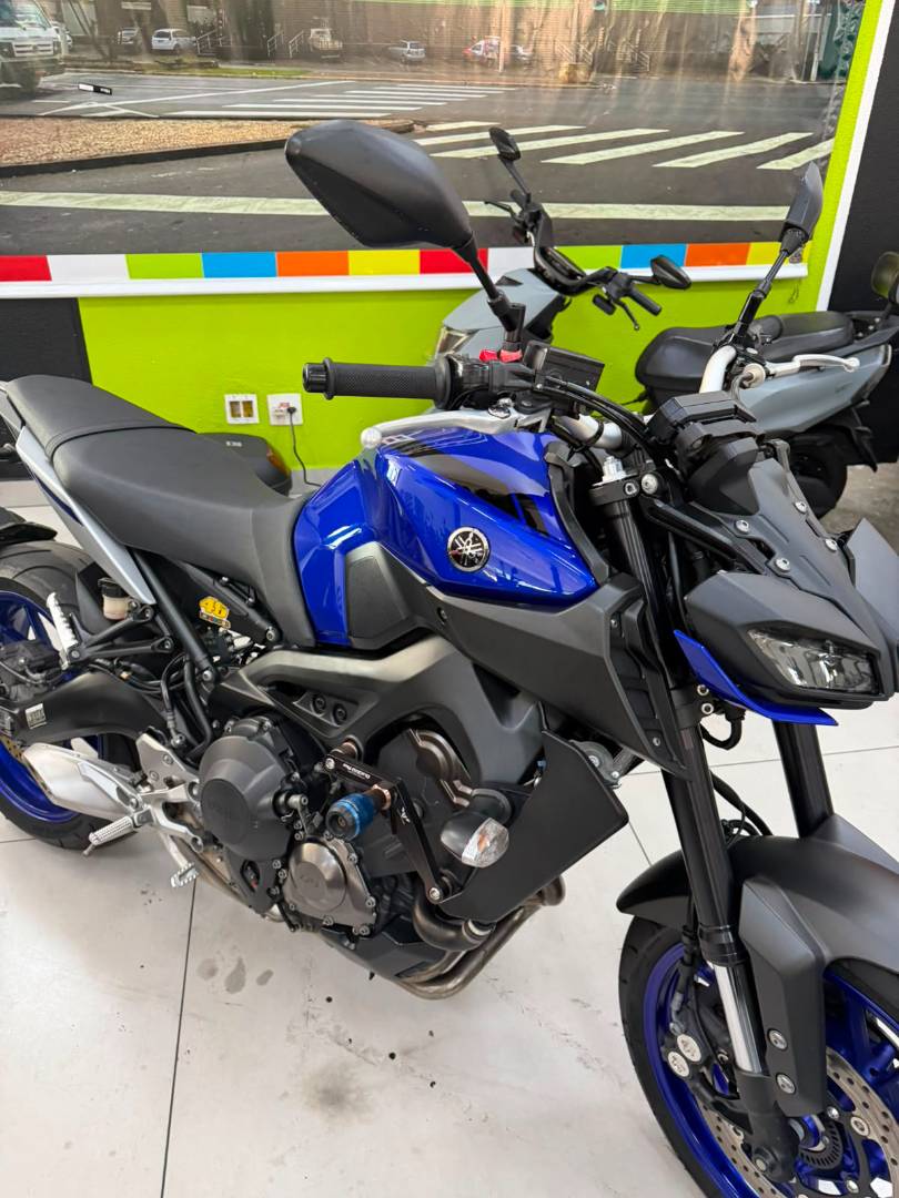 YAMAHA MT-09