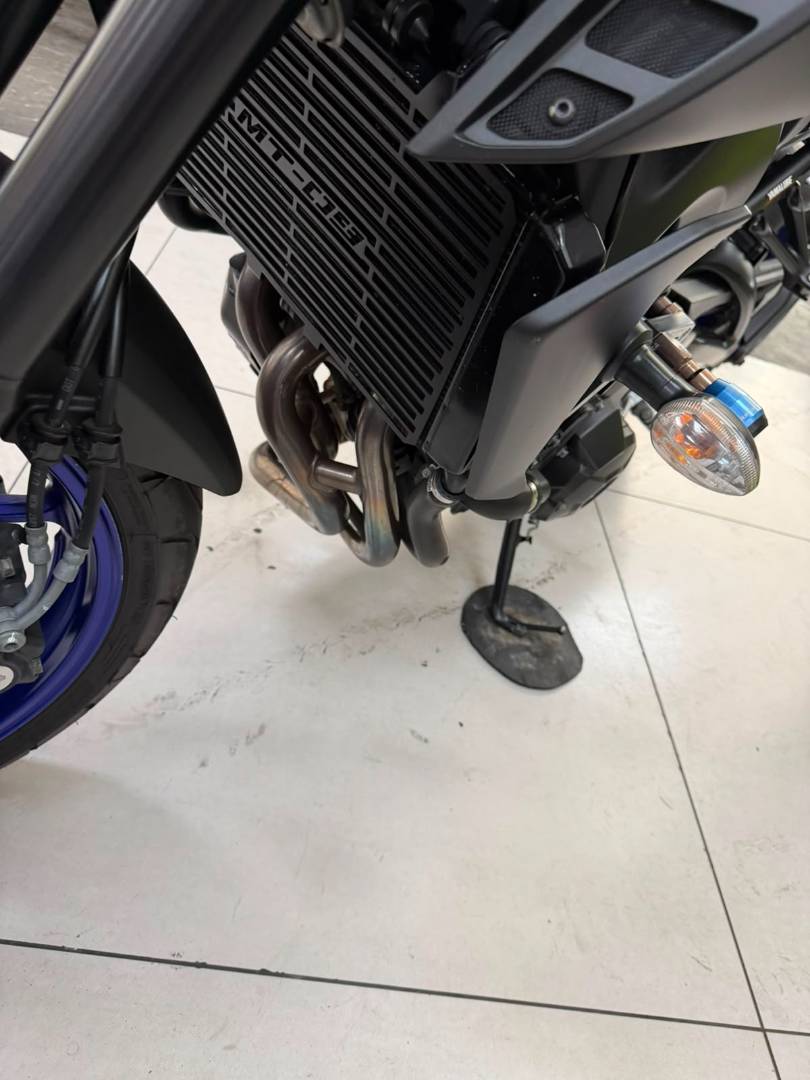 YAMAHA MT-09